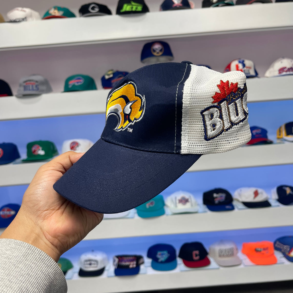 Vintage NHL Buffalo Sabres Labatt Blue Trucker Snap Back