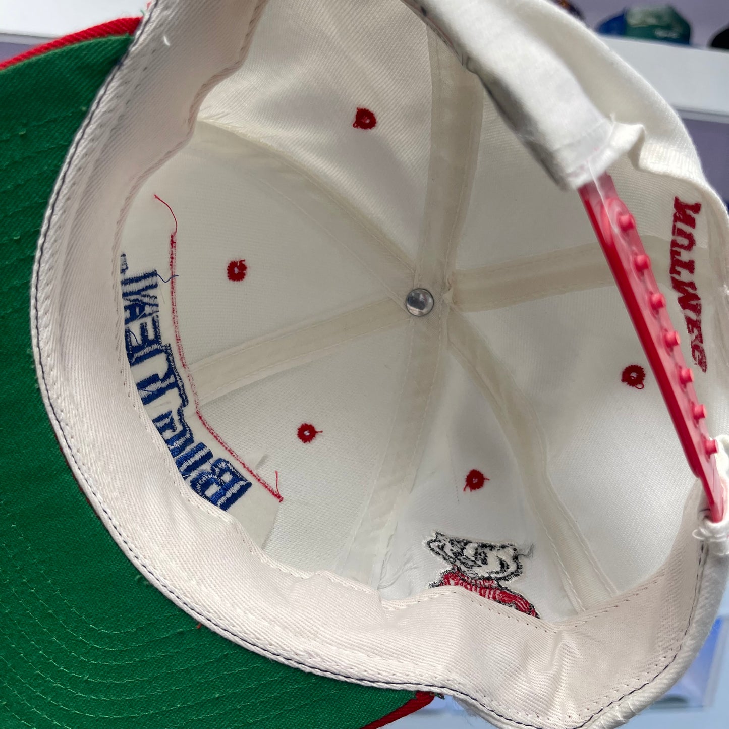 Vintage 1990s NCAA Wisconsin Badgers Big Ten Basketball Wool Snap Back