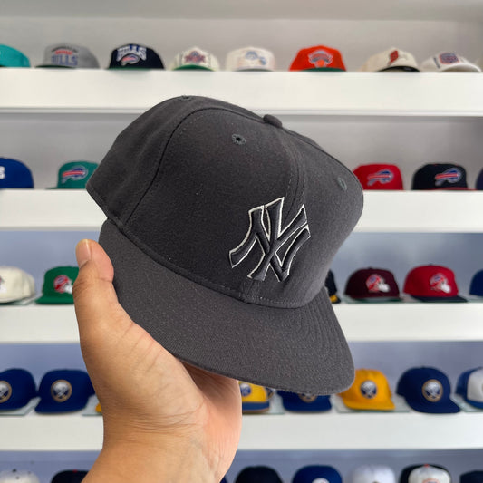 Vintage MLB New York Yankees Wool Fitted Size 7 3/8