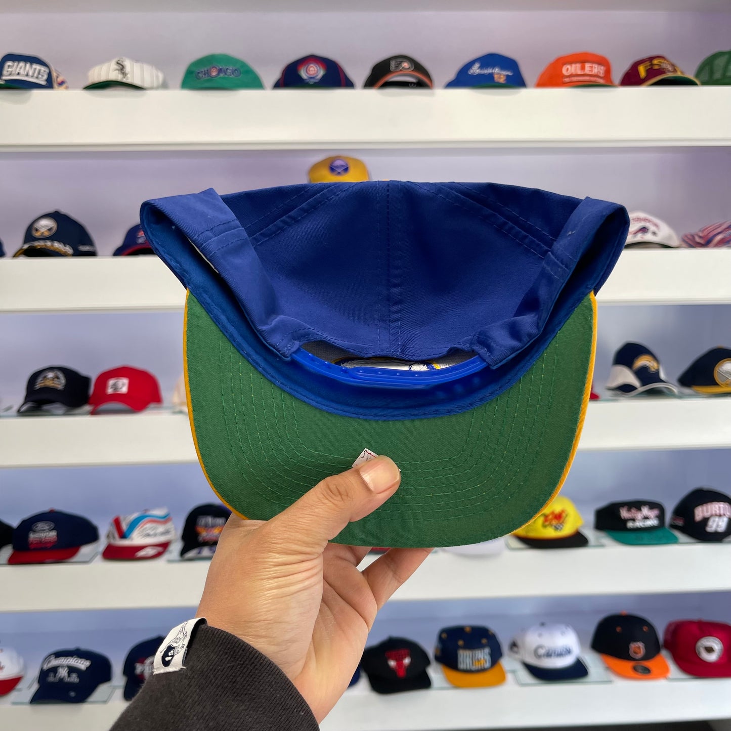 Vintage 1990s NHL Buffalo Sabres Twill Snap Back