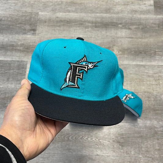 Vintage MLB Florida Marlins Fitted Size 7