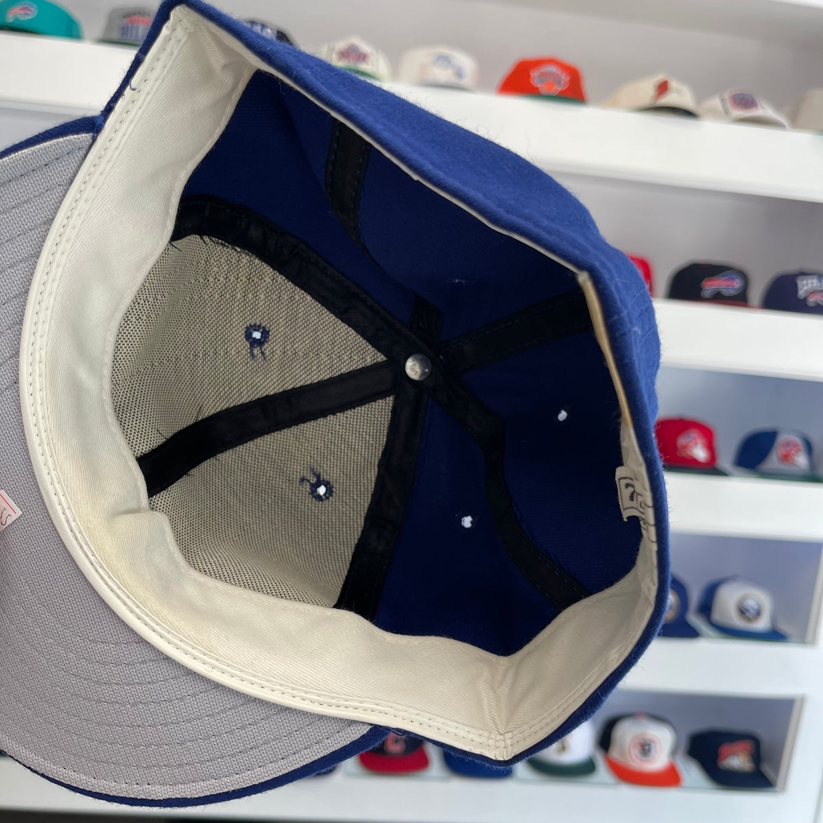 Vintage MLB Atlanta Braves Wool Royal Fitted Size 7 3/8