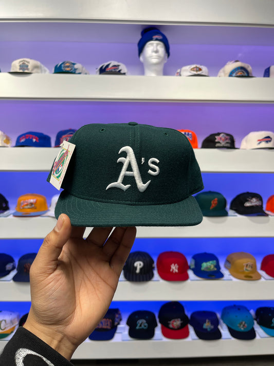 Vintage Oakland A's New Era Wool Fitted Size 7 3/4