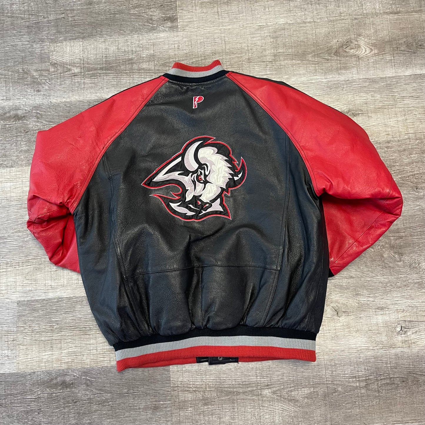 Chaqueta de cabeza de cabra de cuero Buffalo Sabres de la década de 1990 Tamaño XL