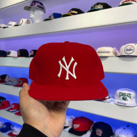 2000s New York Yankees Red Wool New Era 59fifty Fitted Size 7 1/2 Spike Lee Fred Durst