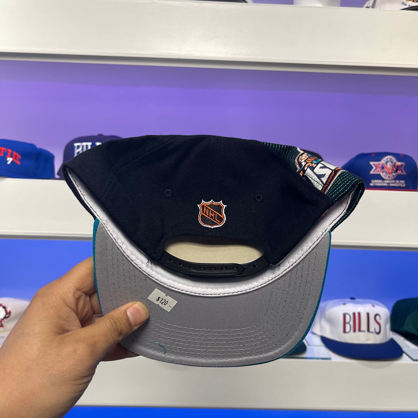 ニューヨーク アイランダーズ スポーツ スペシャリティーズ 新品タグ付き レーザーロゴ スナップバック