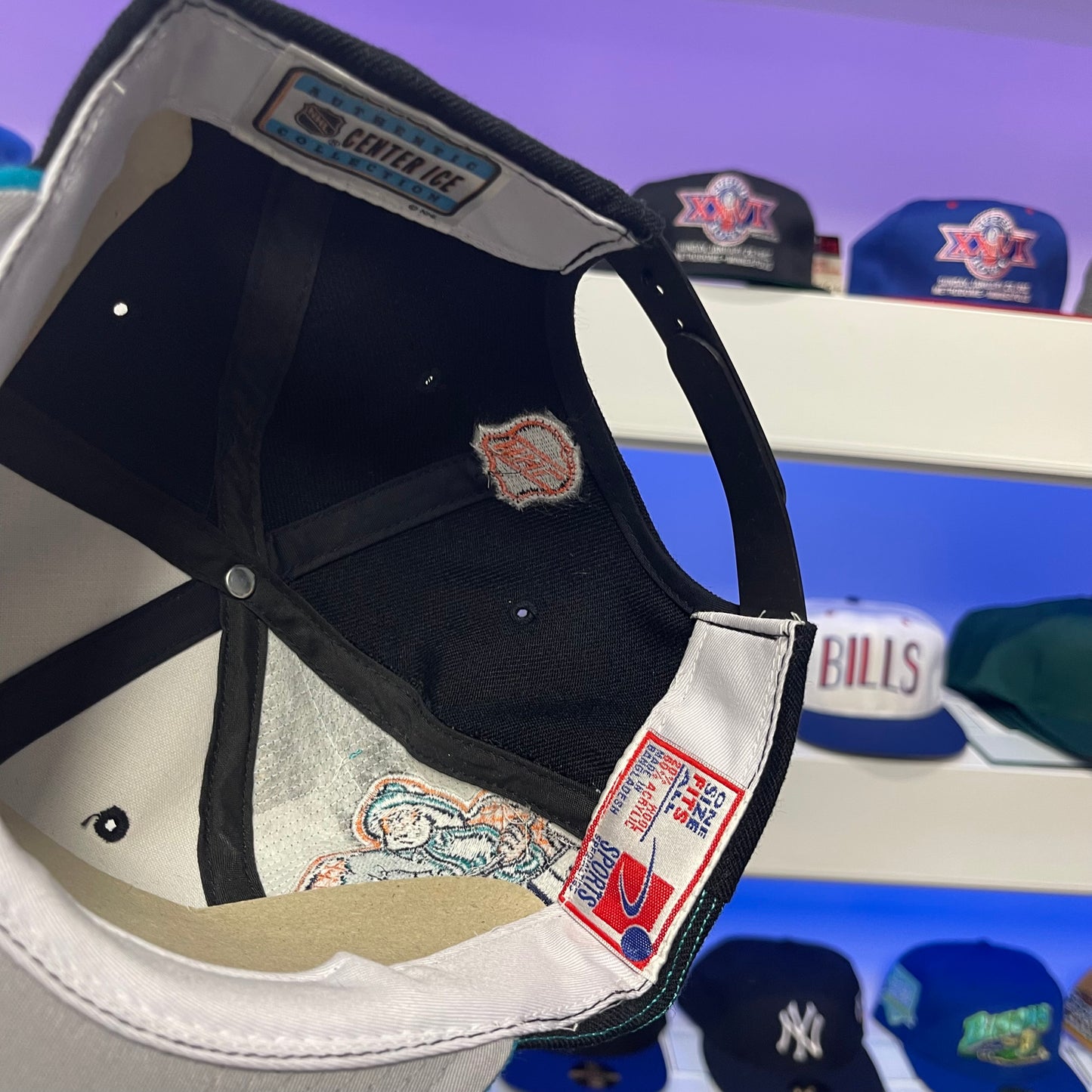 ニューヨーク アイランダーズ スポーツ スペシャリティーズ 新品タグ付き レーザーロゴ スナップバック